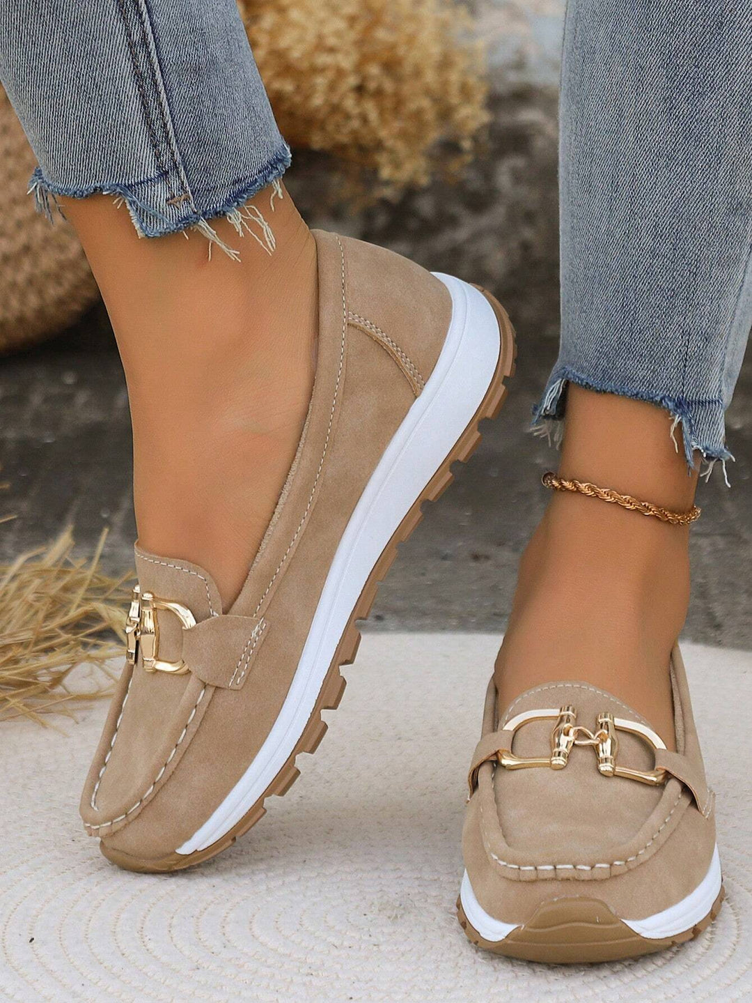Kiara™ – Flat Buckle Loafers for Timeless Elegance