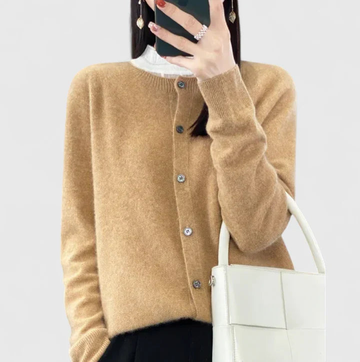 Lyxandria | Comfortable Cardigan